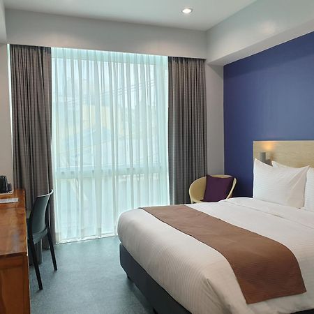 Leez Inn Makati Makati City Bagian luar foto