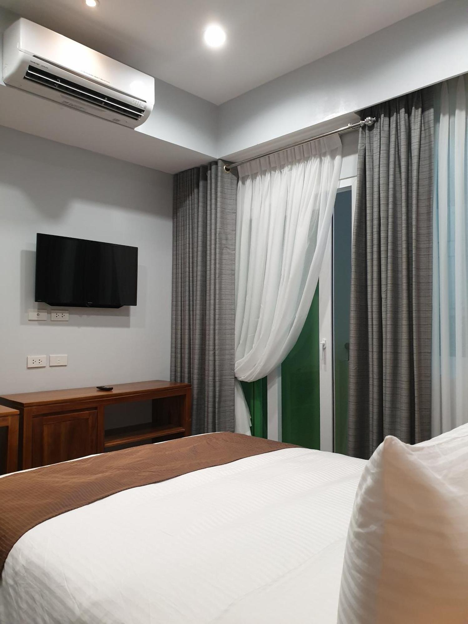 Leez Inn Makati Makati City Bagian luar foto