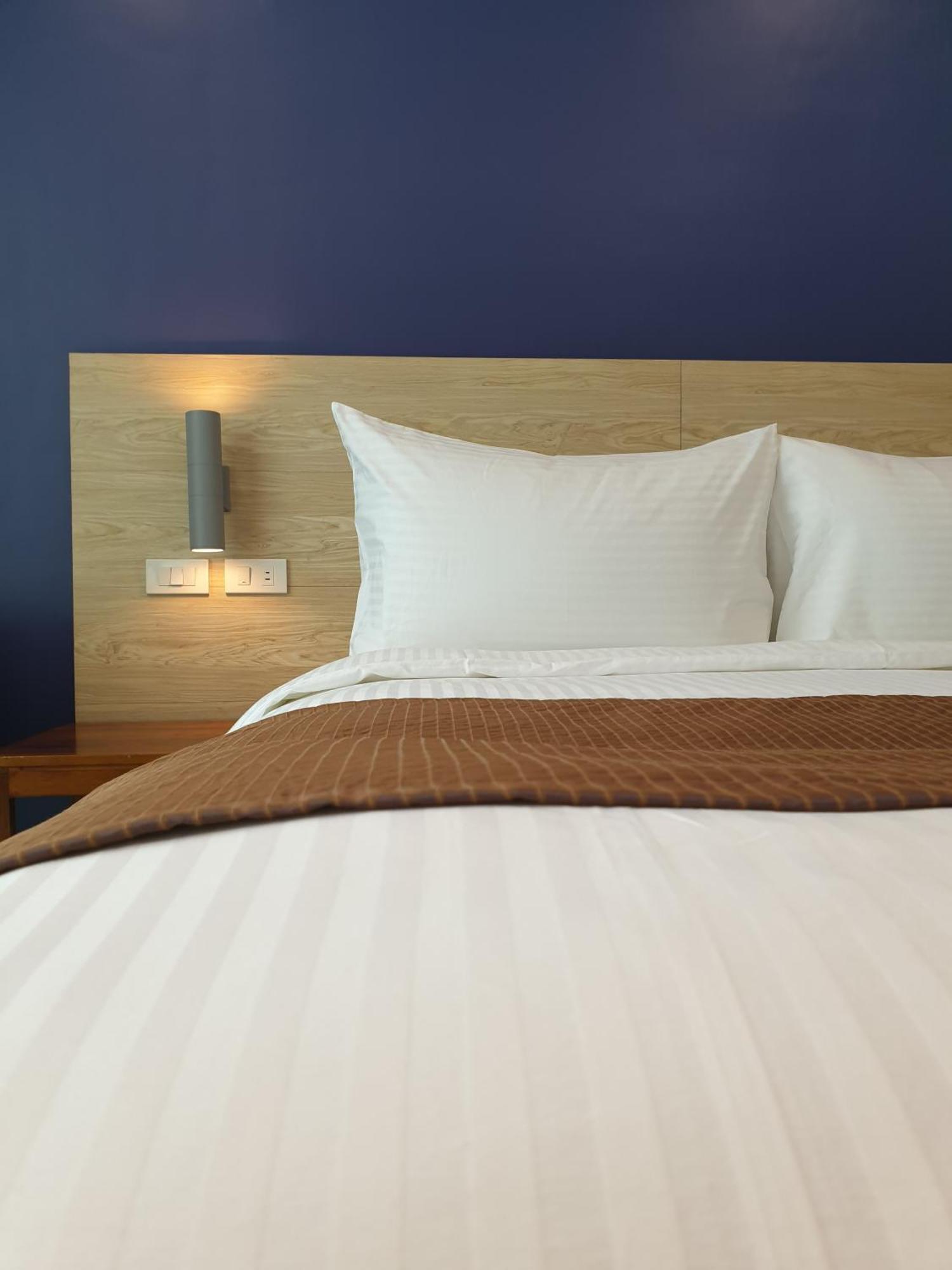 Leez Inn Makati Makati City Bagian luar foto