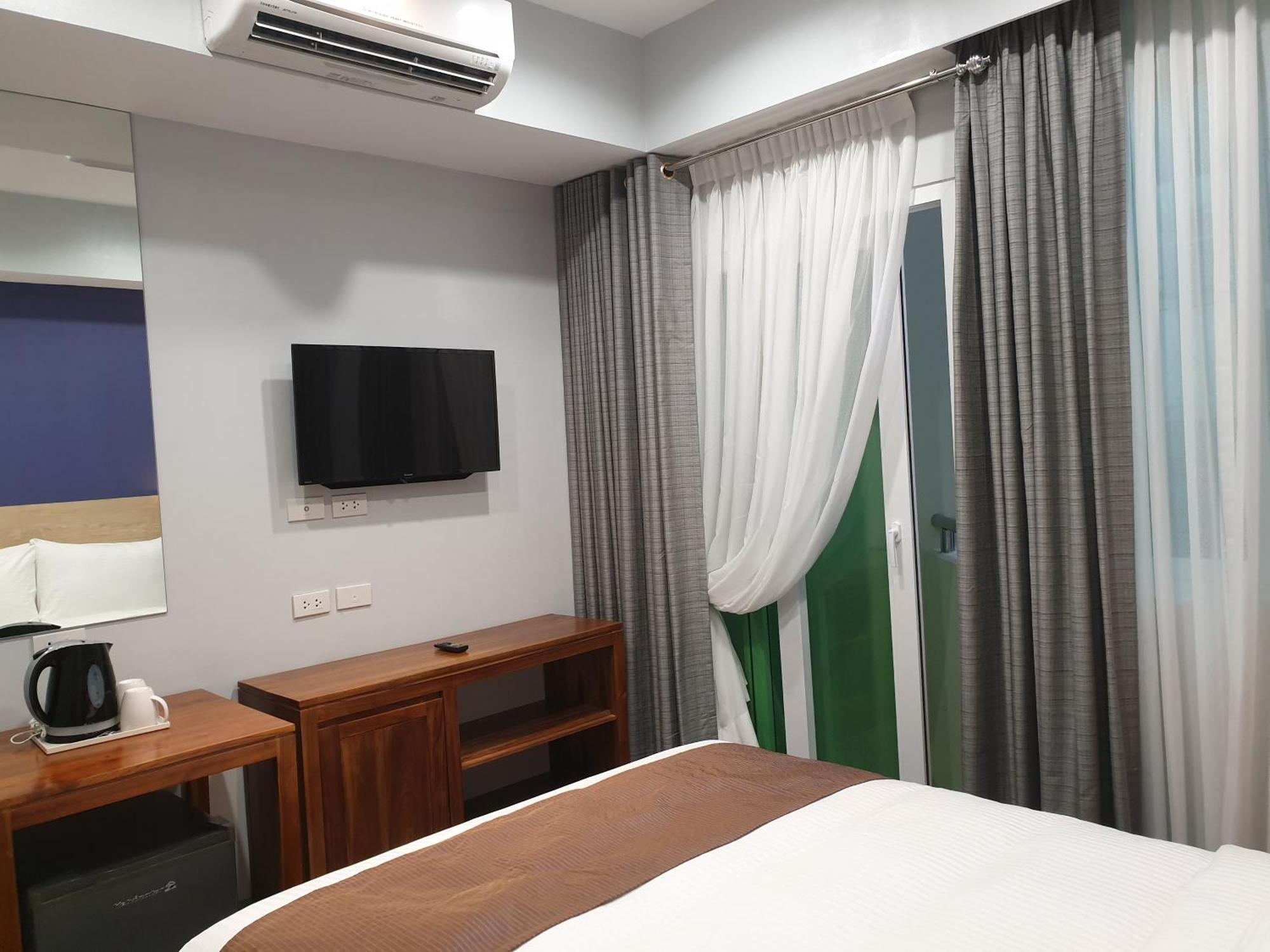 Leez Inn Makati Makati City Bagian luar foto