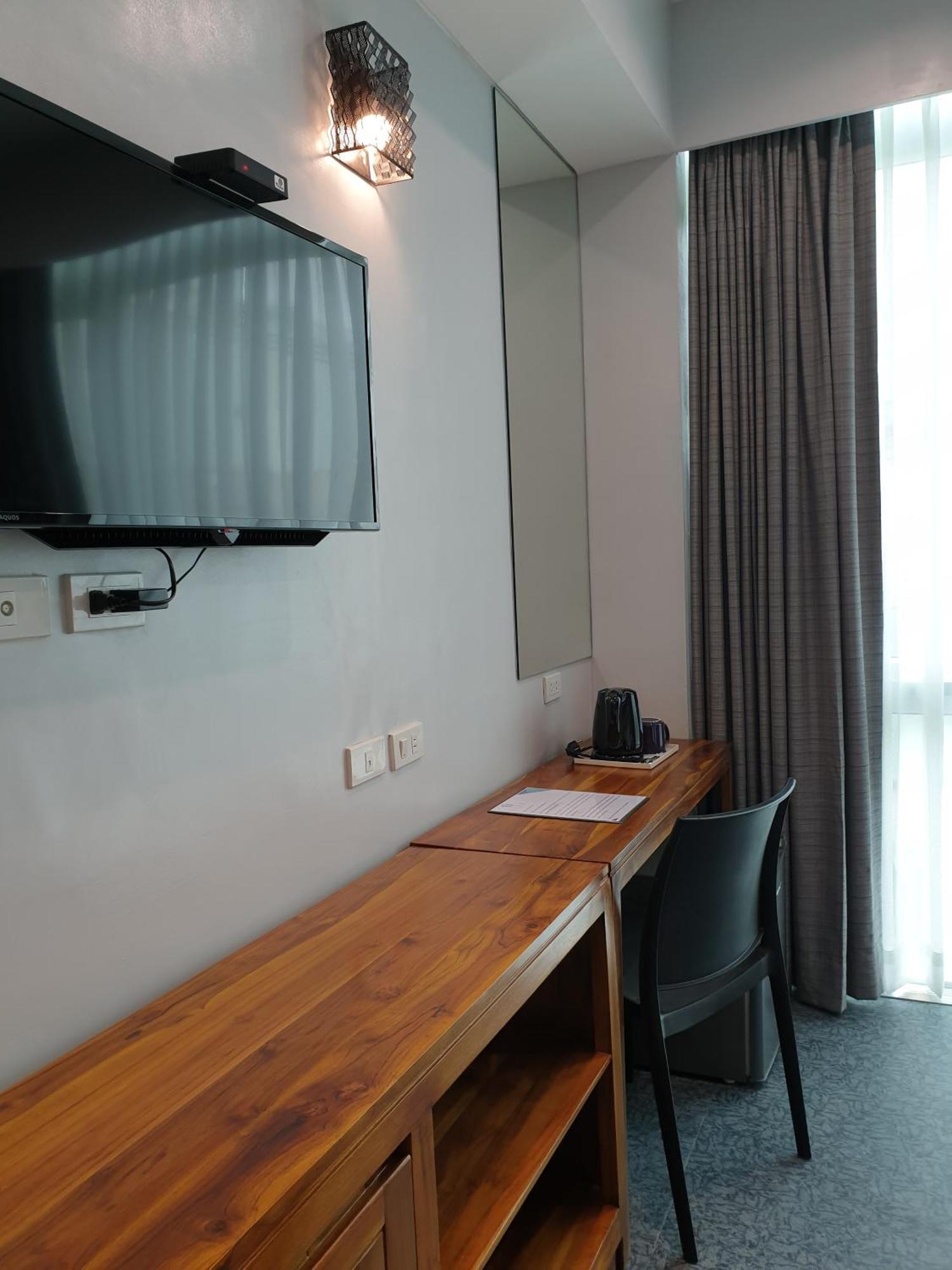 Leez Inn Makati Makati City Bagian luar foto