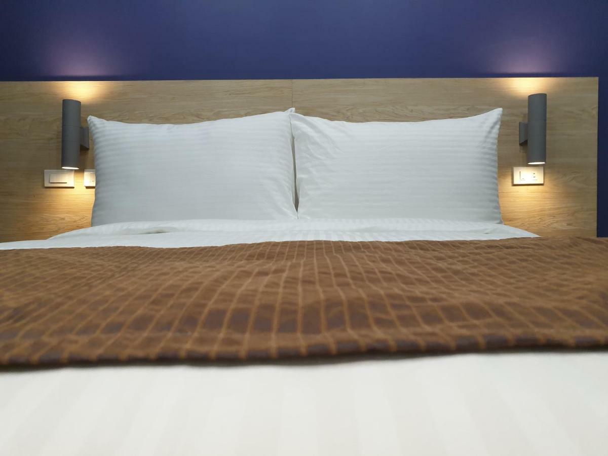 Leez Inn Makati Makati City Bagian luar foto
